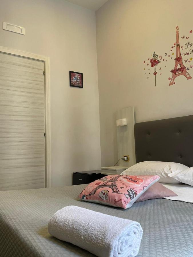 Hotel Poerio Napels Buitenkant foto