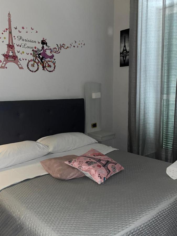 Hotel Poerio Napels Buitenkant foto