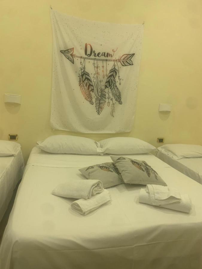 Hotel Poerio Napels Buitenkant foto
