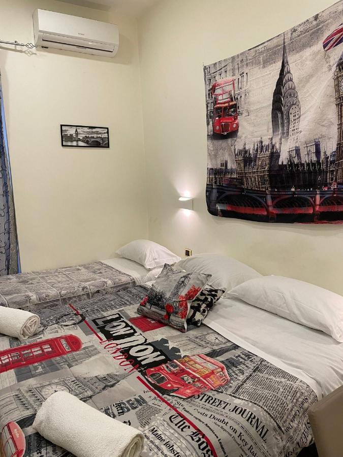 Hotel Poerio Napels Buitenkant foto