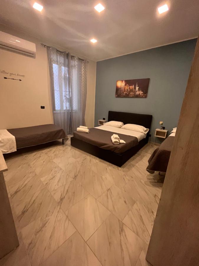 Hotel Poerio Napels Buitenkant foto