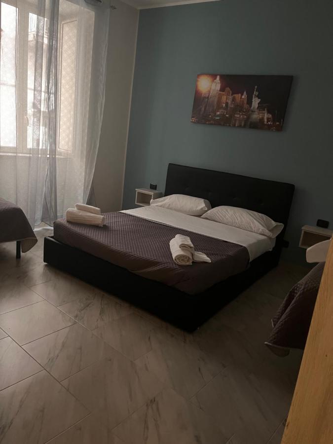 Hotel Poerio Napels Buitenkant foto