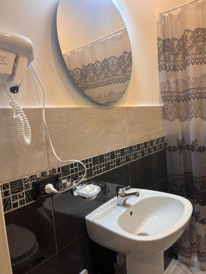 Hotel Poerio Napels Buitenkant foto