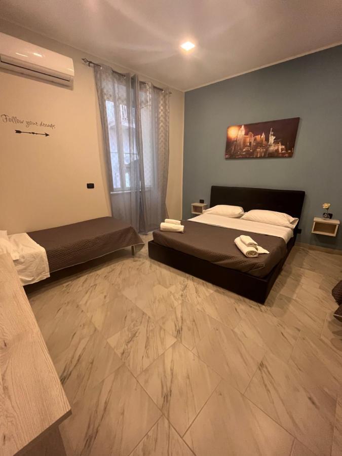 Hotel Poerio Napels Buitenkant foto