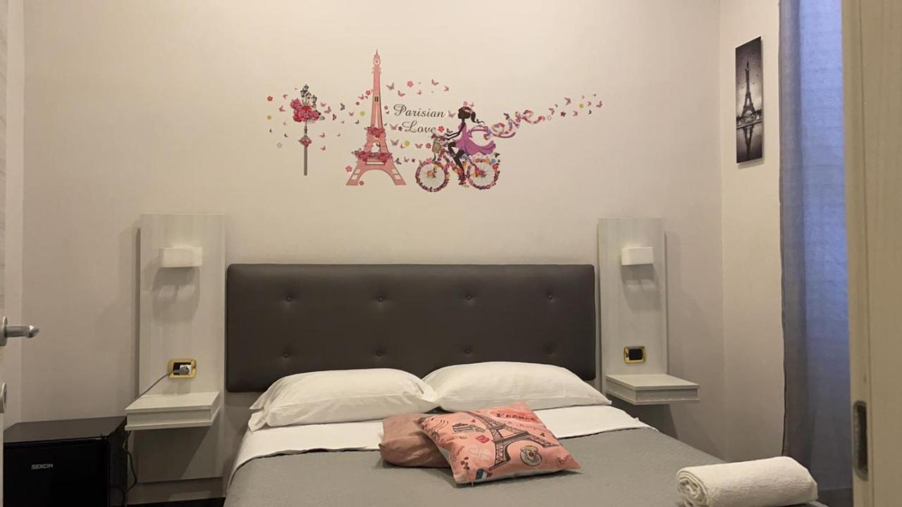 Hotel Poerio Napels Buitenkant foto