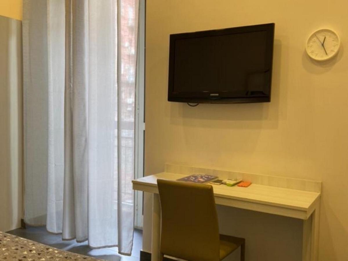 Hotel Poerio Napels Buitenkant foto